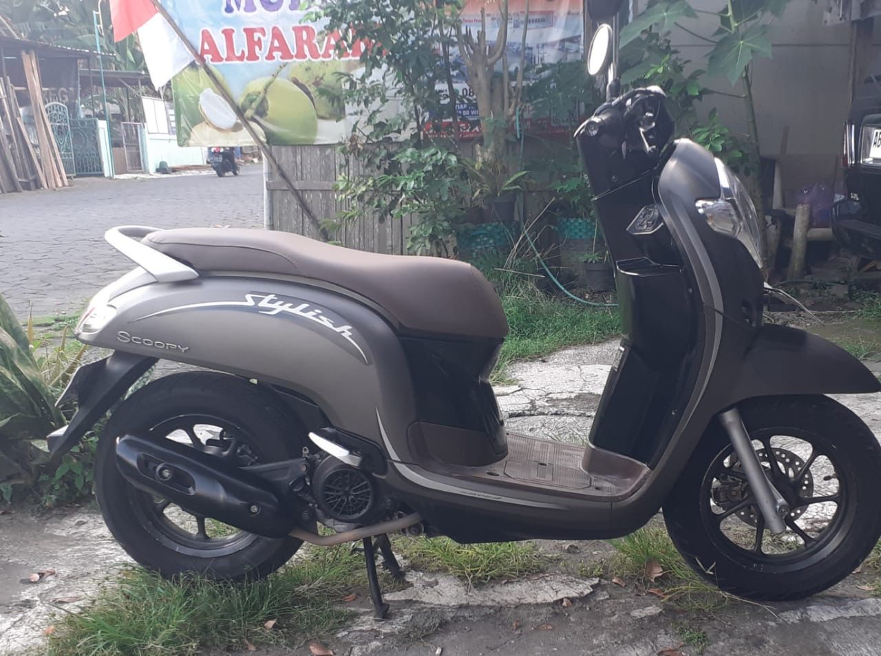 Scoopy Coklat Staylist 2019