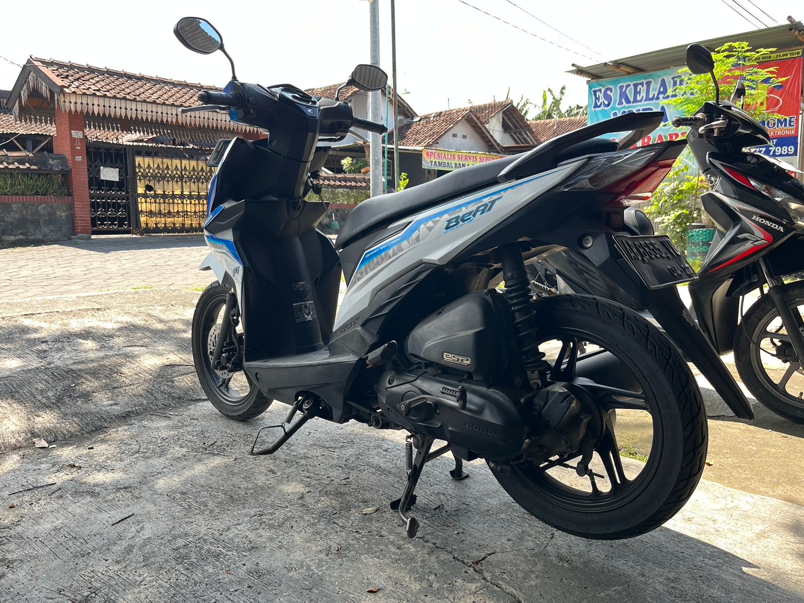 Honda Beat Biru 2017