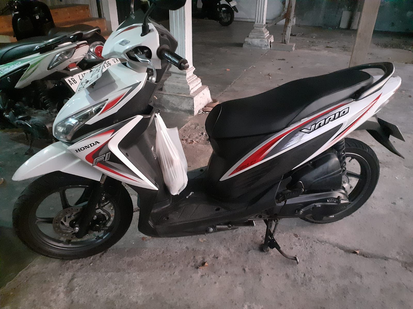 Vario Putih 2015