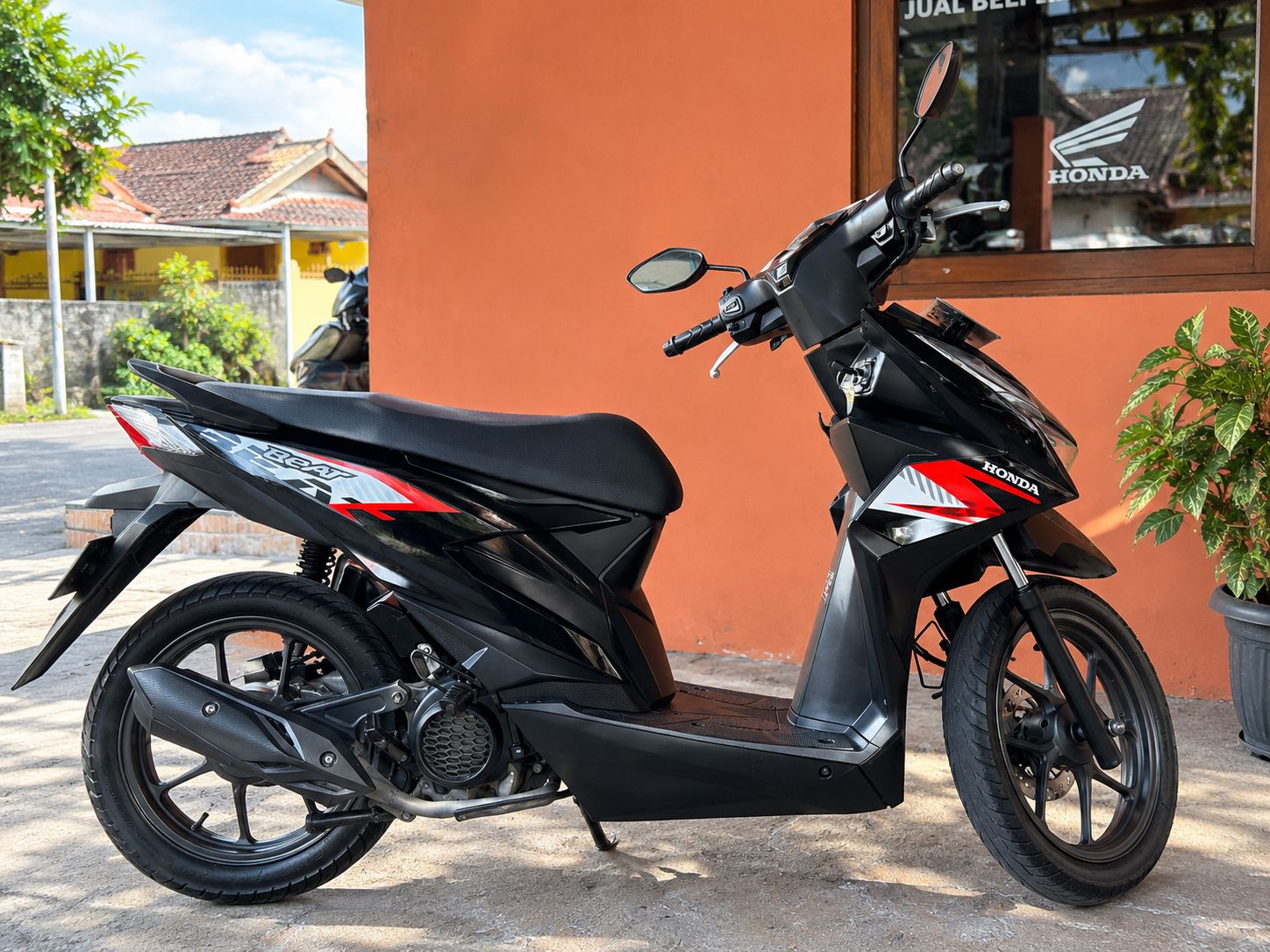 Honda Beat Hitam 2023